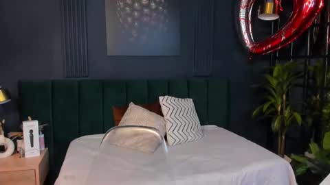 Taylor Bennet online show from 03.02.25