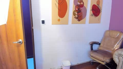 Taylor Bennet online show from 10.06.25