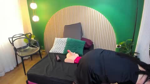 Taylor Bennet online show from 10.07.25