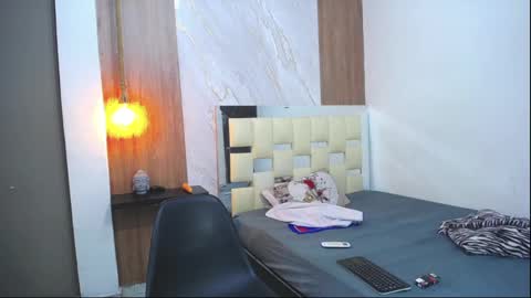 taylor_collins_2 online show from 09.22.25