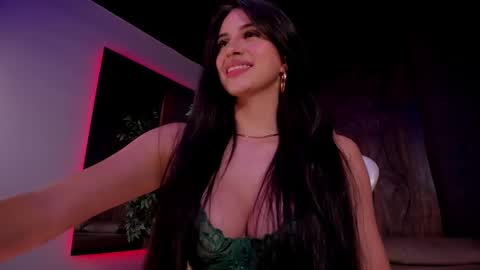 Taylor  Help me to get 100 thumbs up online show from 02.15.25