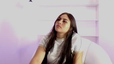 Snapshot of taylor_kelce chatting on 12.03.25 Taylor keice online show from 12.03.25