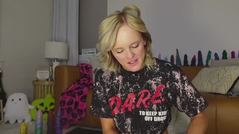 Snapshot of taylor_love_303 chatting on 10.29.25 Taylor -- online show from 10.29.25