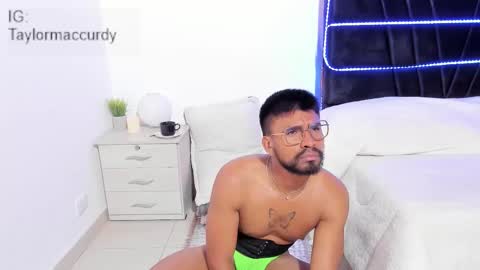 taylormaccurdy_ online show from 11.25.25