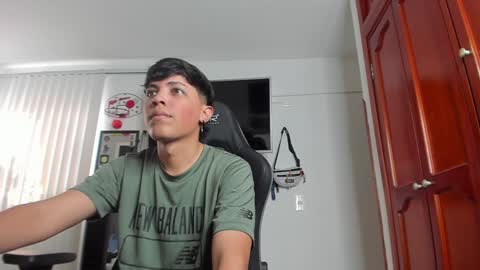 Snapshot of taylorsorf chatting on 12.11.24 taylorsorf online show from 12.11.24