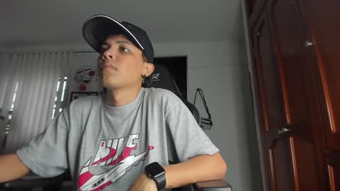 Snapshot of taylorsorf chatting on 01.04.25 taylorsorf online show from 01.04.25