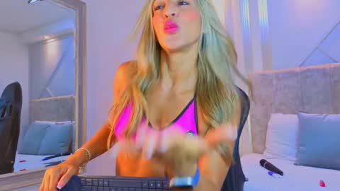 tayra online show from 03.15.26