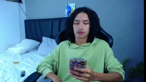 Tayron online show from 04.23.26