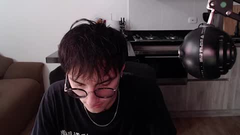 Teo independent model online show from 04.06.26