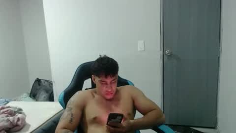 Snapshot of team23hot0 chatting on 10.28.25 team23hot0 online show from 10.28.25