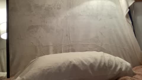 Snapshot of tease4meplz chatting on 09.19.25 tease4meplz online show from 09.19.25