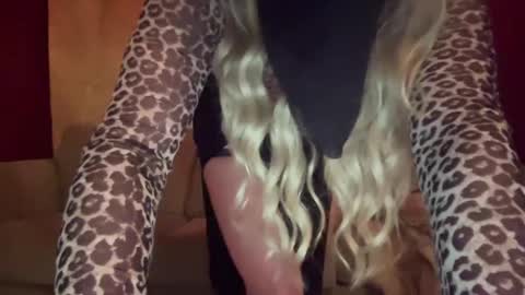 Snapshot of tease4meplz chatting on 10.26.25 tease4meplz online show from 10.26.25