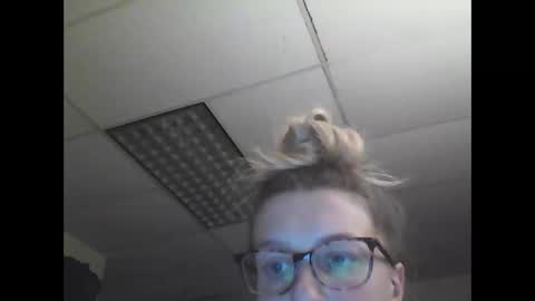 Snapshot of teaseerr chatting on 11.15.25 teaseerr online show from 11.15.25