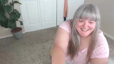 Snapshot of teases chatting on 10.08.25 teases online show from 10.08.25