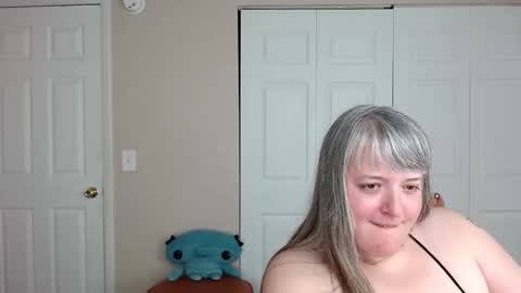 teases online show from 03.11.26