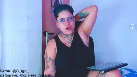 Charlee He online show from 01.16.25