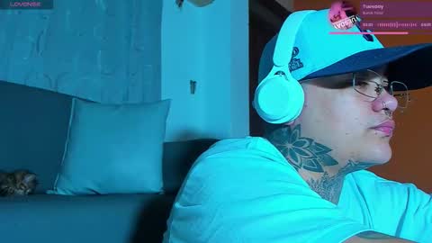 Charlee He online show from 11.03.25