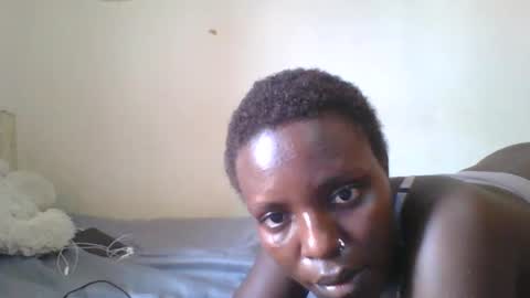 Snapshot of tee_kaicy chatting on 12.17.24 kaicy online show from 12.17.24