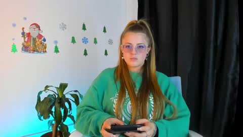 Snapshot of tekila__ chatting on 12.11.24 tekila__ online show from 12.11.24