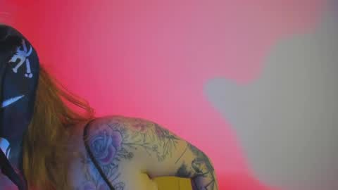 Snapshot of tekila__ chatting on 02.05.25 tekila__ online show from 02.05.25