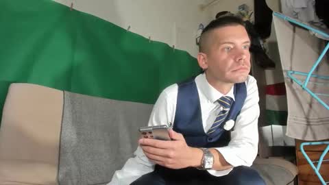 Virg Lszl online show from 10.22.25