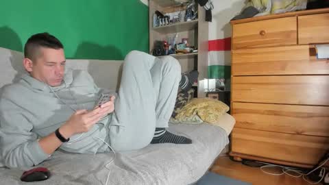 Virg Lszl online show from 10.28.25