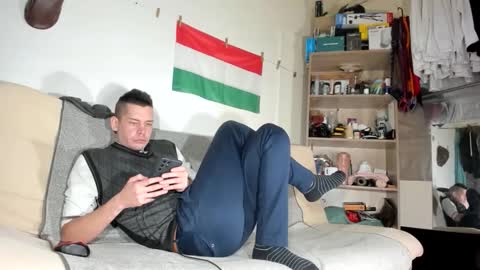 Snapshot of telepaticman chatting on 01.18.26 Virg Lszl online show from 01.18.26