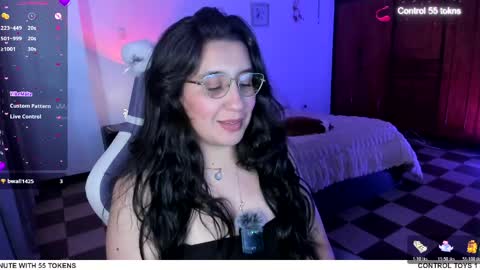 Snapshot of tellme_maddie chatting on 05.27.26 Maddie online show from 05.27.26