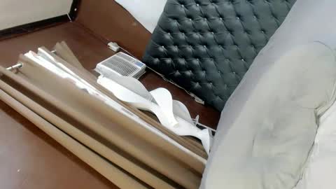 EVA GLASSCOTT online show from 01.09.25