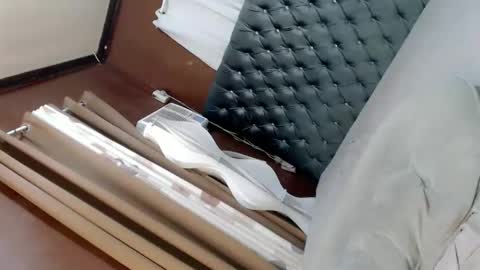 EVA GLASSCOTT online show from 02.02.25