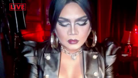 Snapshot of temptress_cocoxxx chatting on 04.11.26 Mistress Coco online show from 04.11.26