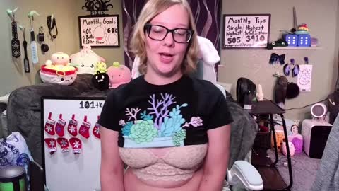 Pixie and Tentacle Overlord online show from 12.04.24