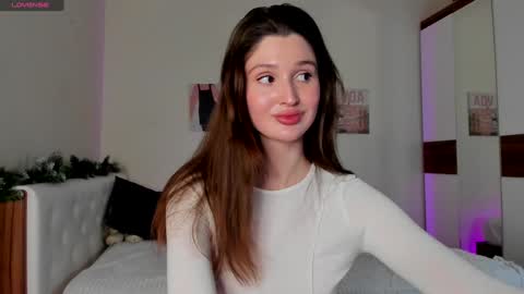 Snapshot of tender_babyy chatting on 01.12.25 Sexy girl Li online show from 01.12.25