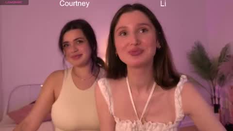 Snapshot of tender_babyy chatting on 10.13.25 Sexy girl Li online show from 10.13.25