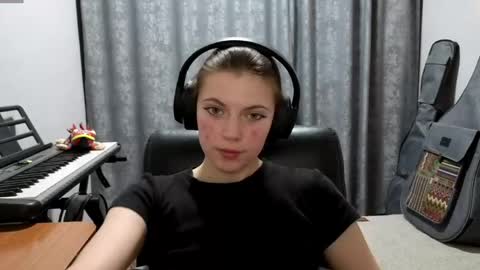 Anny Simpson online show from 04.14.26