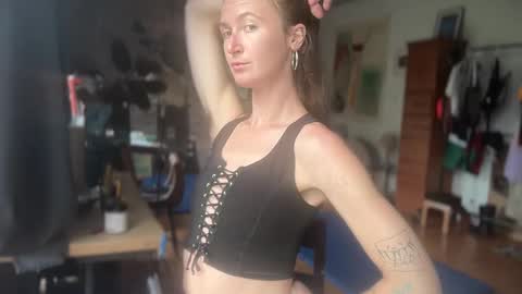 Snapshot of terraworship chatting on 09.25.25 Terra Worship Findomme online show from 09.25.25