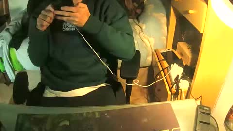 Snapshot of terwosdex chatting on 12.18.25 terwosdex online show from 12.18.25