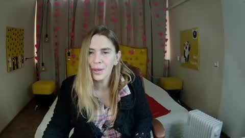 Snapshot of tessadaybreak chatting on 02.05.26 tessadaybreak online show from 02.05.26