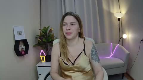 Snapshot of tessadaybreak chatting on 03.11.26 tessadaybreak online show from 03.11.26