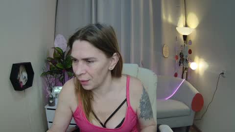 Snapshot of tessadaybreak chatting on 04.04.26 tessadaybreak online show from 04.04.26