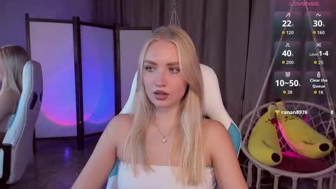 Snapshot of tessahamilton chatting on 10.21.25 TessaHamilton online show from 10.21.25