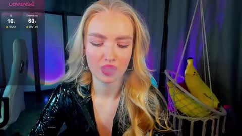 Snapshot of tessahamilton chatting on 02.11.26 TessaHamilton online show from 02.11.26