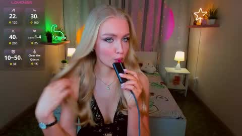 Snapshot of tessahamilton chatting on 02.13.26 TessaHamilton online show from 02.13.26