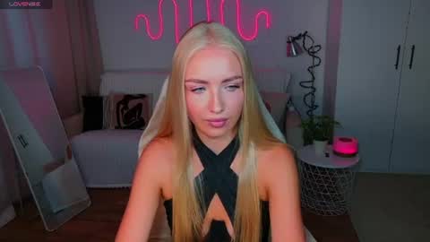 TessaHamilton online show from 06.25.26