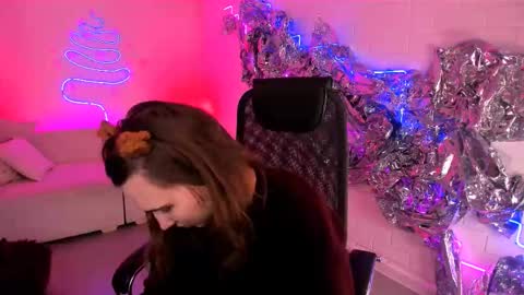 Tessa online show from 12.23.25