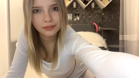 Snapshot of tessiebe chatting on 02.27.26 tessiebe online show from 02.27.26