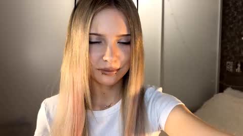 Snapshot of tessiebe chatting on 03.03.26 tessiebe online show from 03.03.26