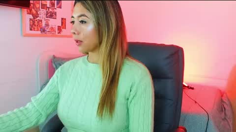 texas_curvykitten online show from 04.26.26