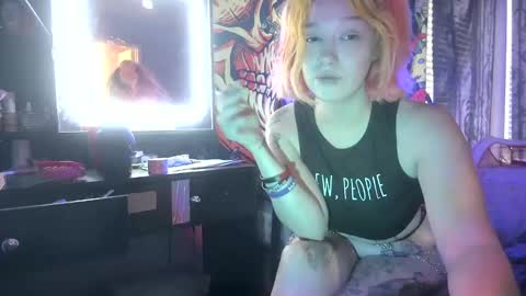 Snapshot of texaspregogrllll chatting on 09.18.25 TEXASGIRLLLL online show from 09.18.25