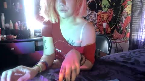 Snapshot of texaspregogrllll chatting on 09.25.25 TEXASGIRLLLL online show from 09.25.25